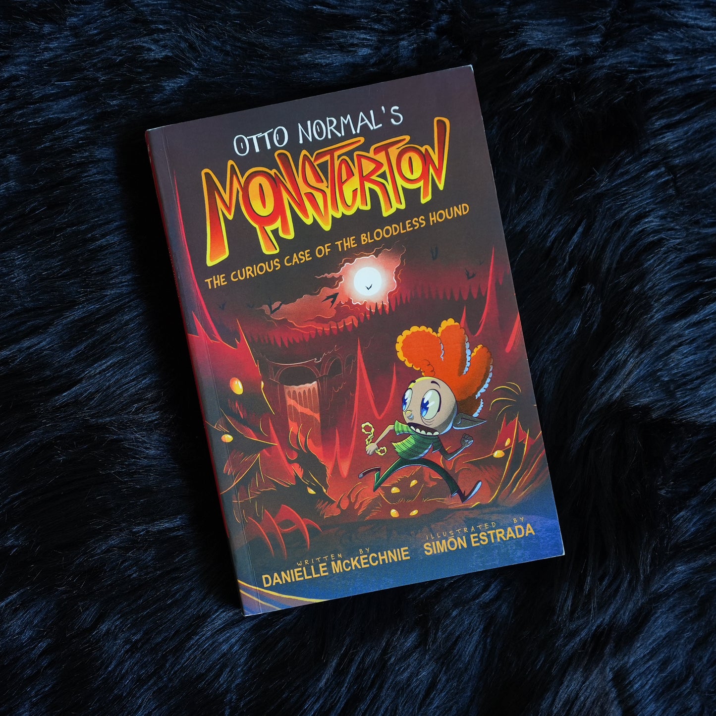 Otto Normal’s Monsterton: The Curious Case of the Bloodless Hound by Danielle McKechnie, Simón Estrada
